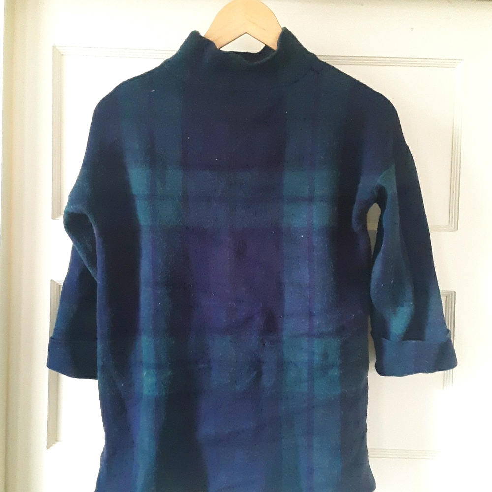 Tahari plaid sweater